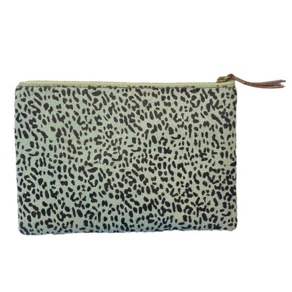 Madewell Leather Pouch Clutch in Animal Printed Calf Hair Sage Mist NWT - Picture 2 of 9